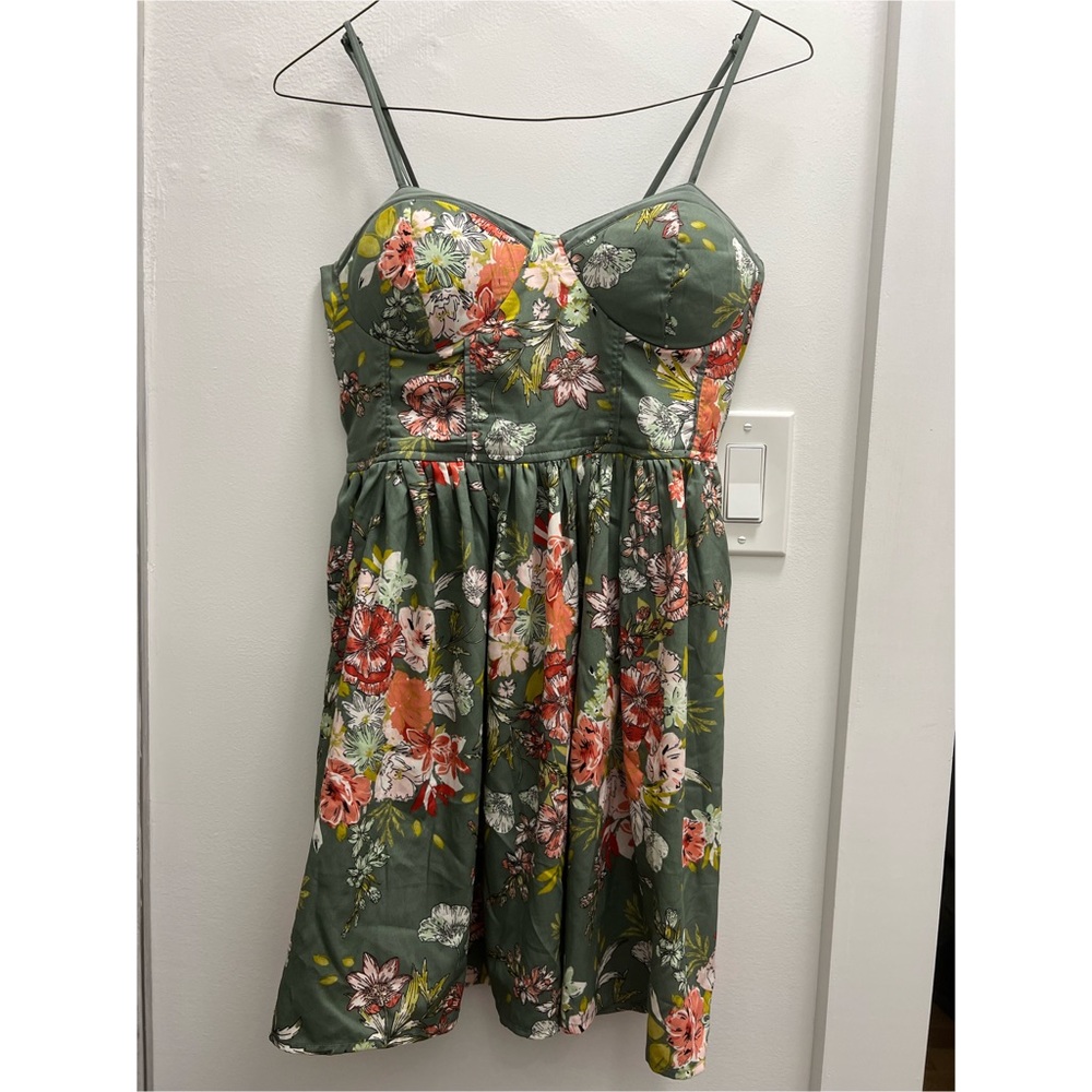 Green/floral short dress